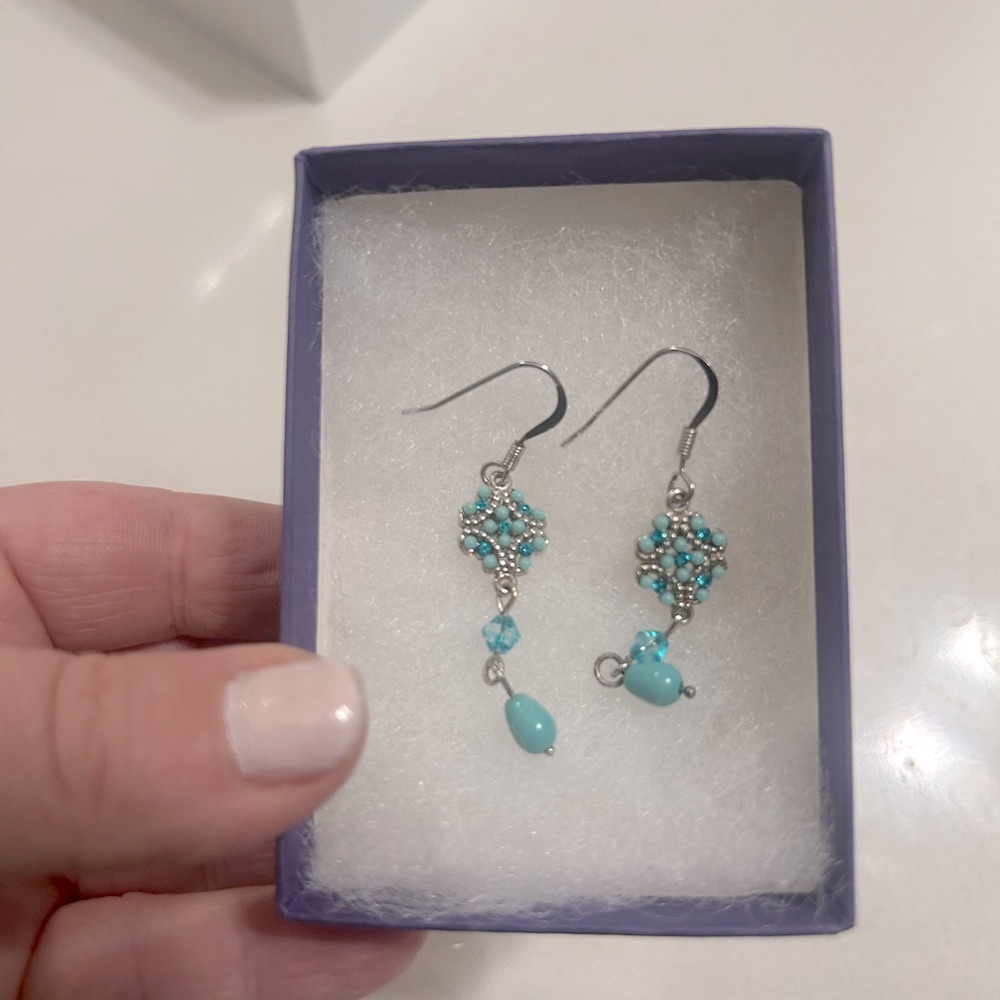 Elegant Silver and Turquoise Dangle Earrings - Picture 2 of 2